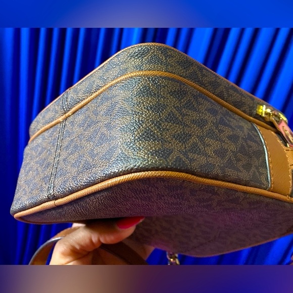 MICHAEL KORS Jet Set Travel Signature PVC Medium Logo Chain Crossbody Bag, EUC - Picture 13 of 14